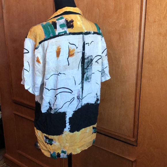 Button Up Abstract Graphic Top - Picture 2 of 6